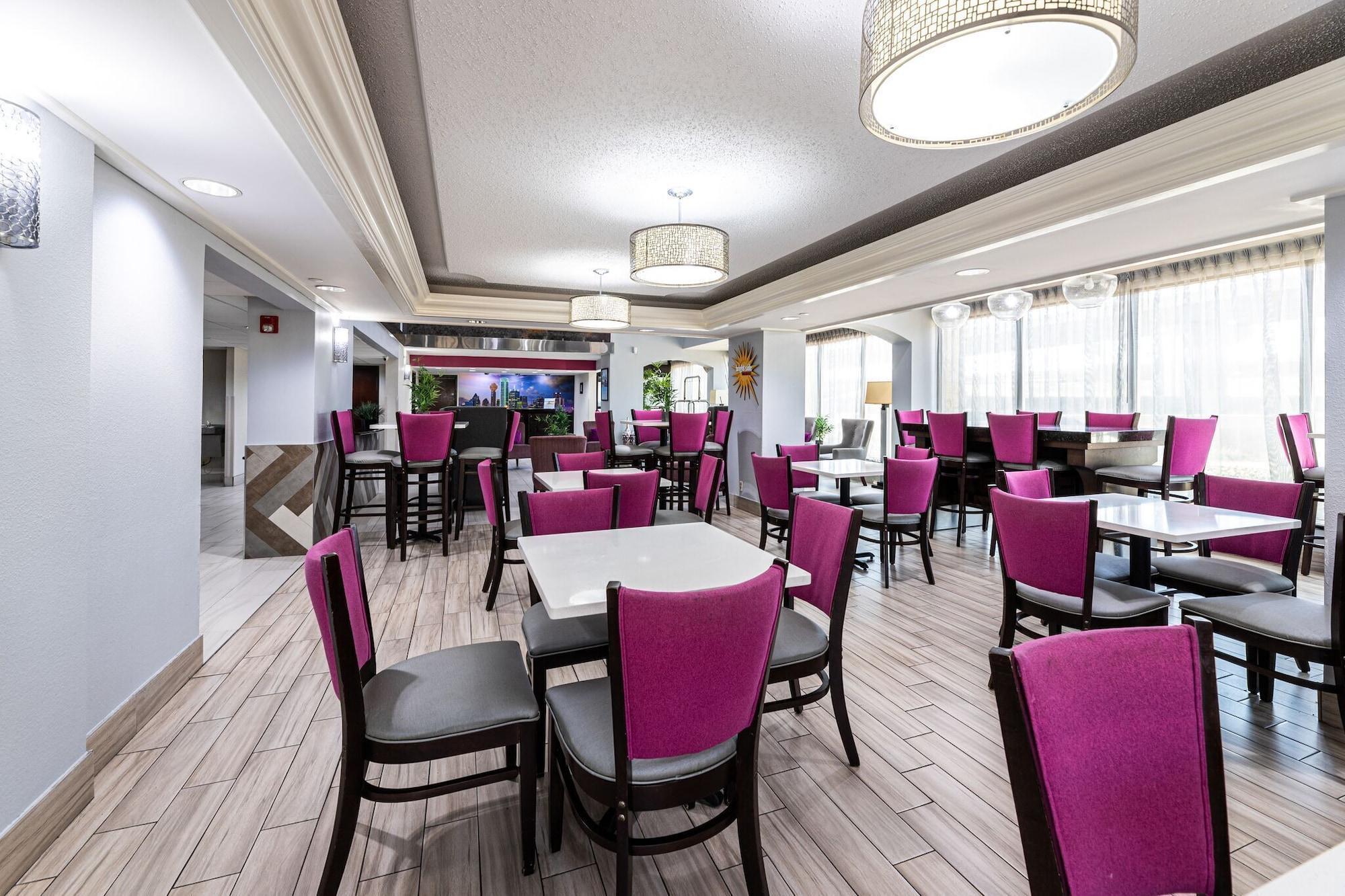 La Quinta By Wyndham Dallas I-35 Walnut Hill Ln Exterior photo