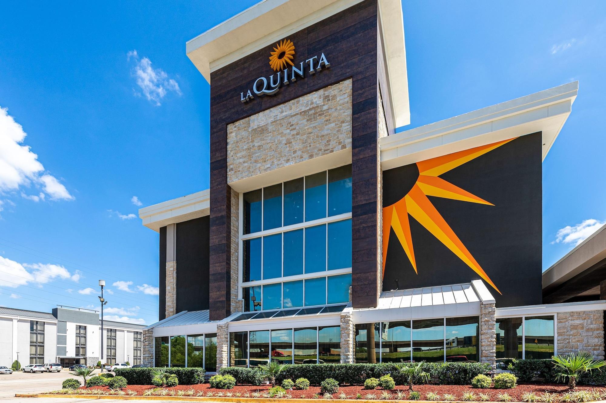 La Quinta By Wyndham Dallas I-35 Walnut Hill Ln Exterior photo