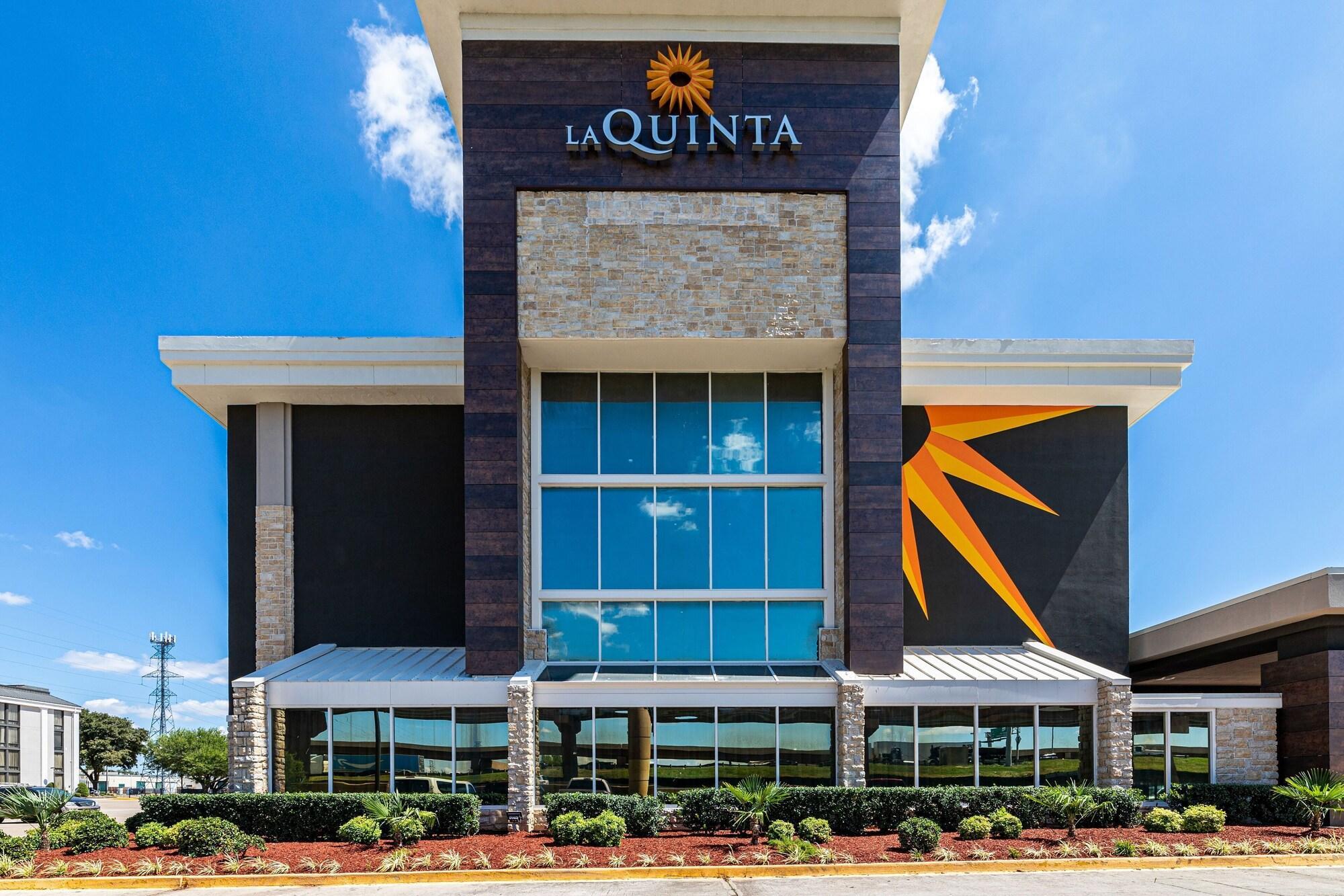 La Quinta By Wyndham Dallas I-35 Walnut Hill Ln Exterior photo