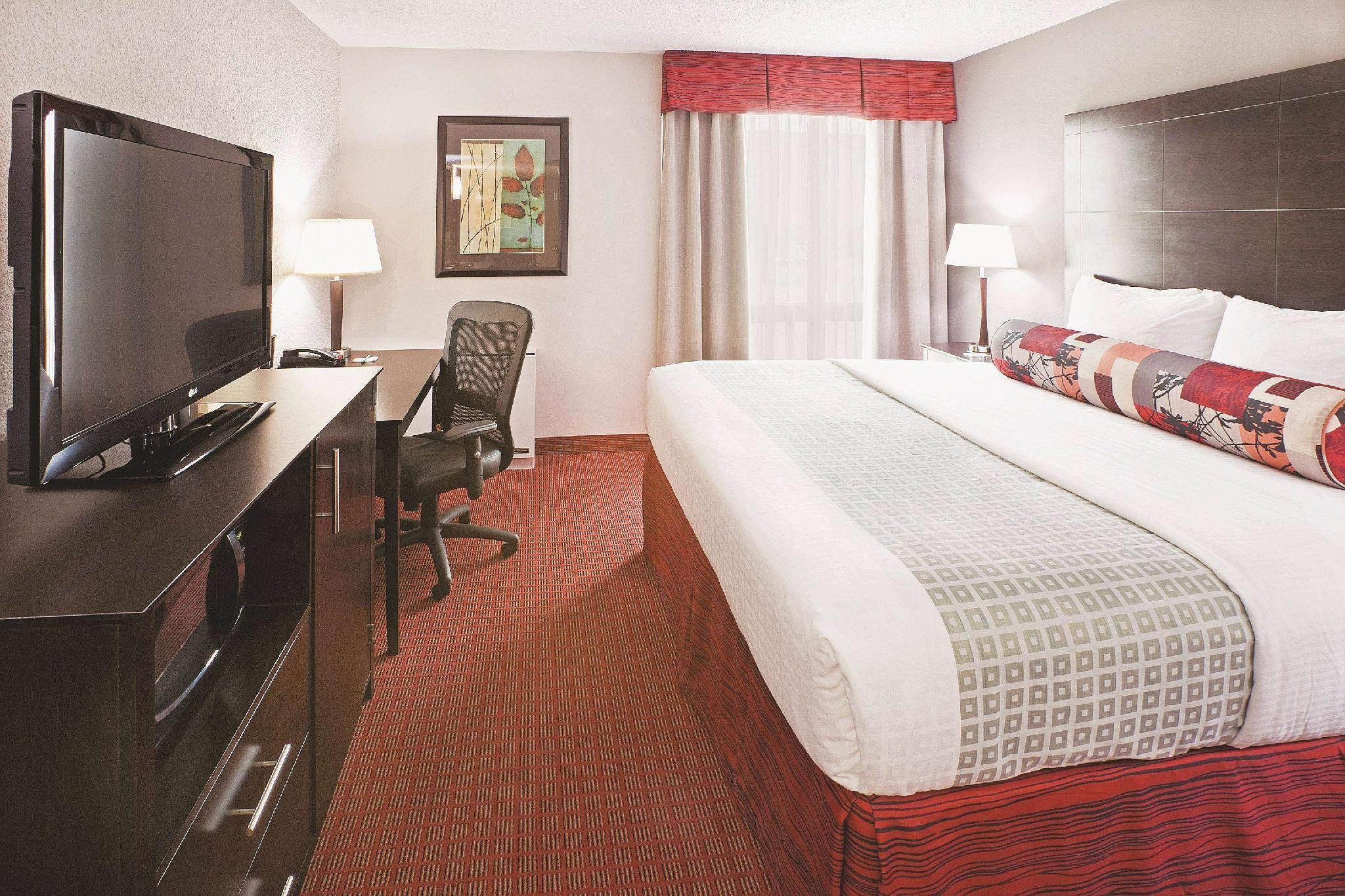 La Quinta By Wyndham Dallas I-35 Walnut Hill Ln Exterior photo