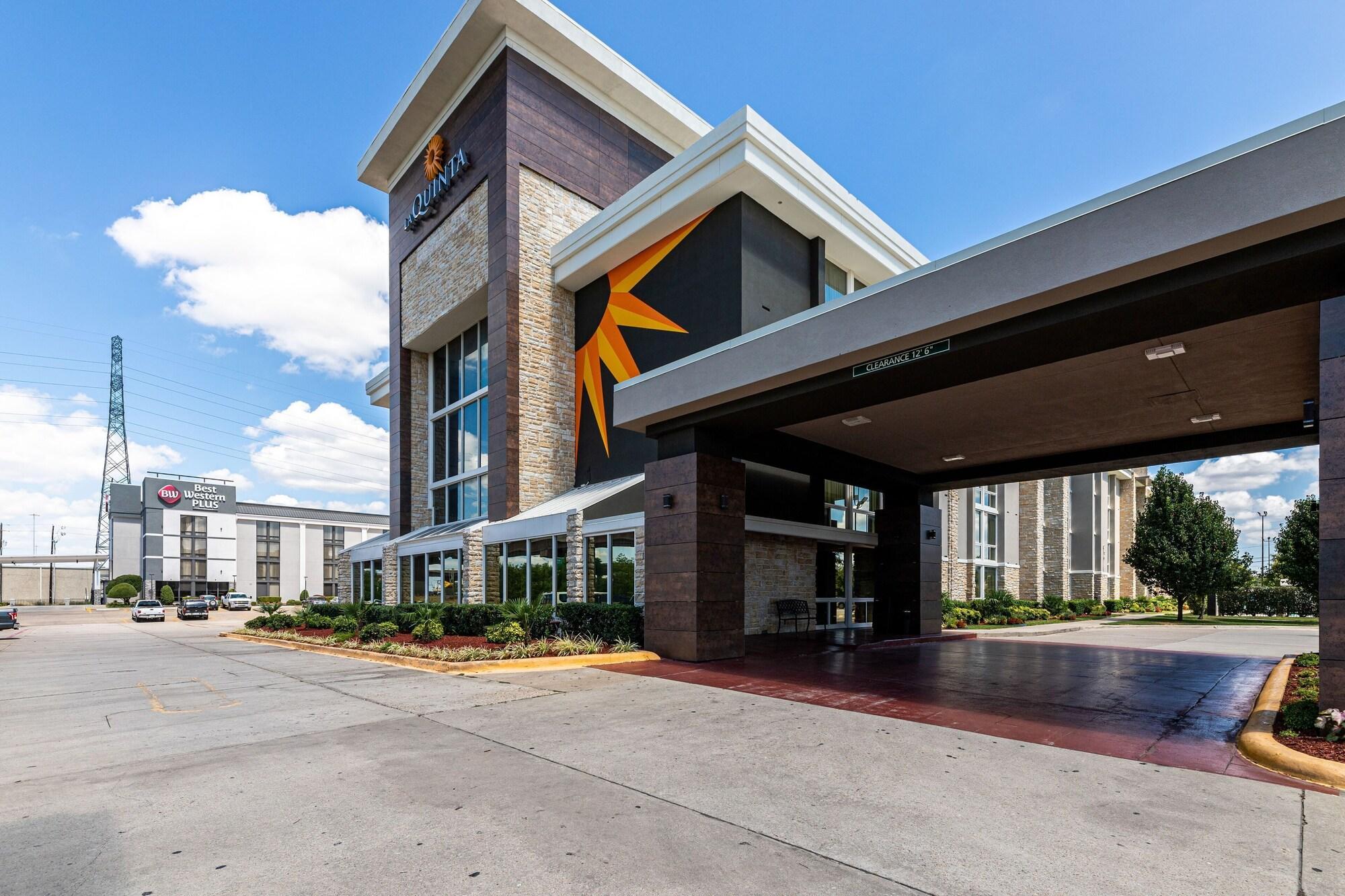 La Quinta By Wyndham Dallas I-35 Walnut Hill Ln Exterior photo