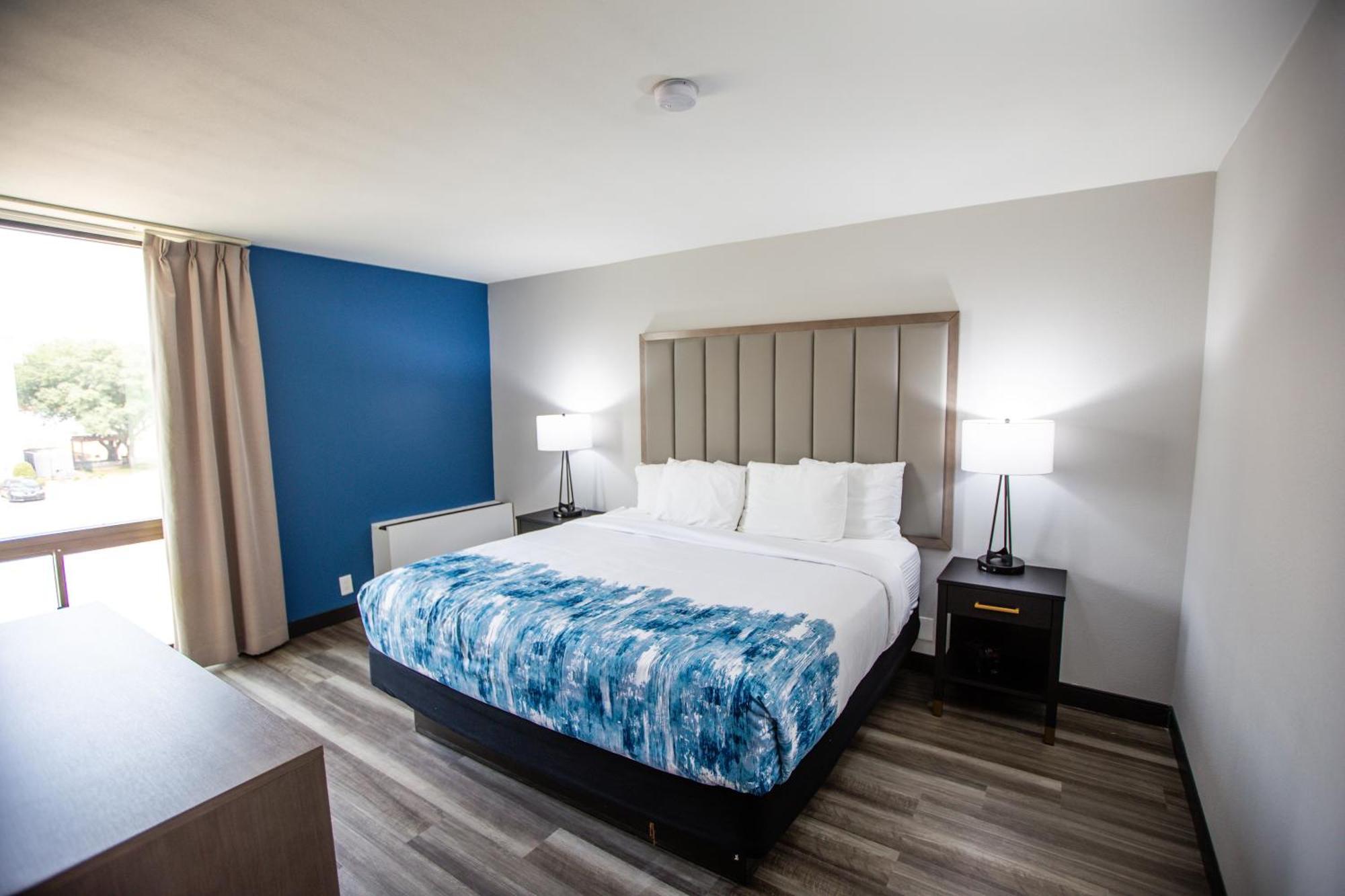 La Quinta By Wyndham Dallas I-35 Walnut Hill Ln Exterior photo